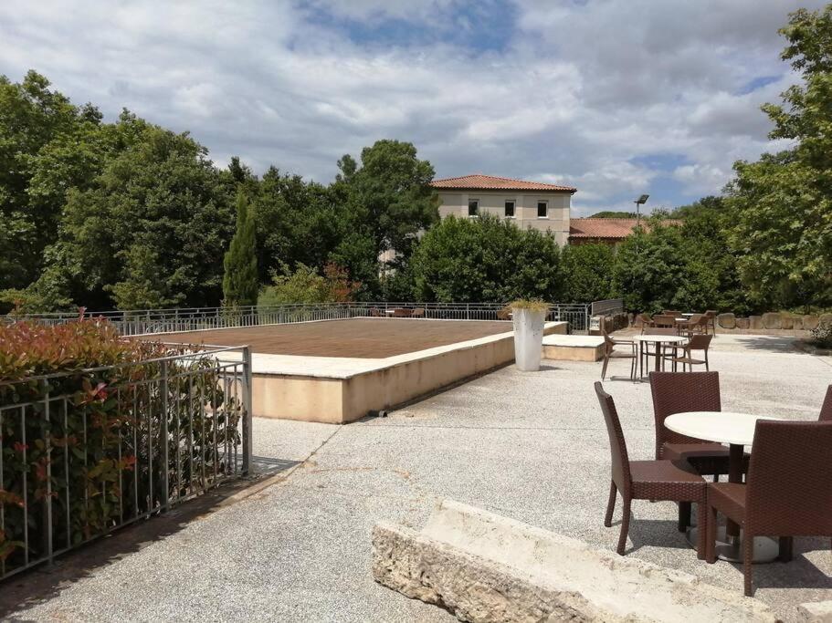 Le Soleil D Eugenie Appartement Dans Residence Avec Piscine Commune Pres De Carcassonne Olonzac Bagian luar foto