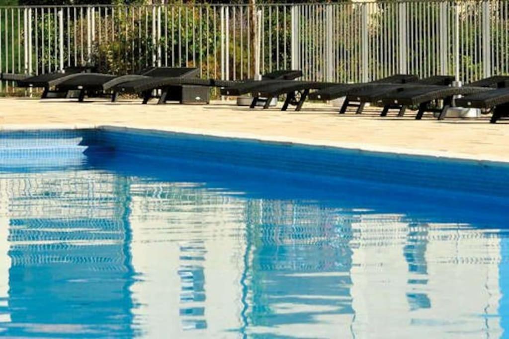 Le Soleil D Eugenie Appartement Dans Residence Avec Piscine Commune Pres De Carcassonne Olonzac Bagian luar foto