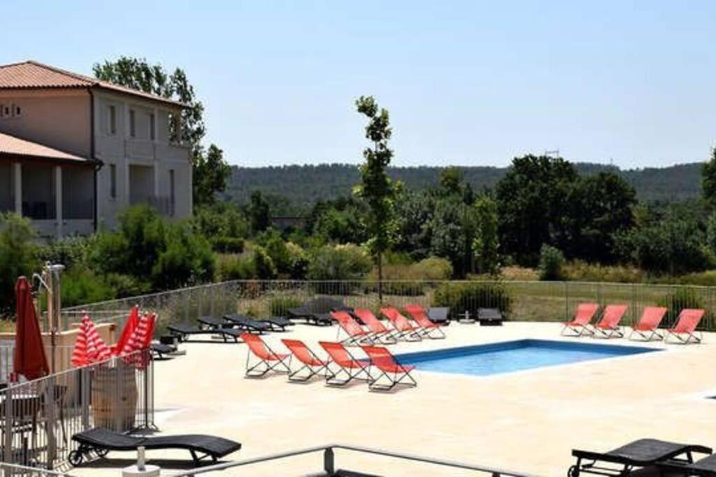 Le Soleil D Eugenie Appartement Dans Residence Avec Piscine Commune Pres De Carcassonne Olonzac Bagian luar foto