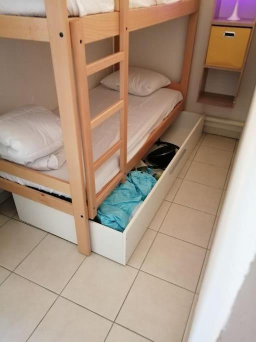 Le Soleil D Eugenie Appartement Dans Residence Avec Piscine Commune Pres De Carcassonne Olonzac Bagian luar foto