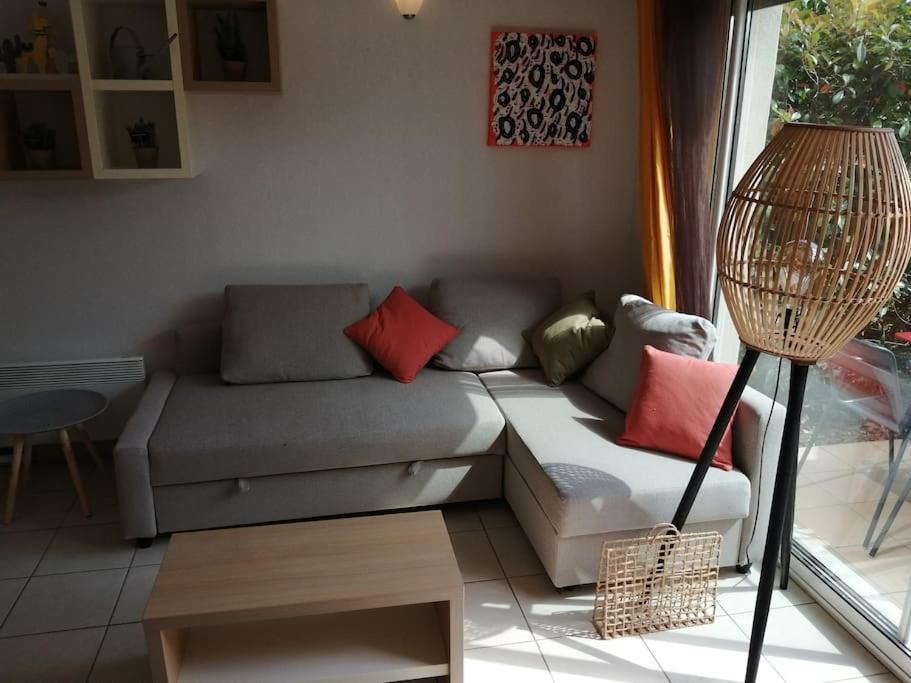 Le Soleil D Eugenie Appartement Dans Residence Avec Piscine Commune Pres De Carcassonne Olonzac Bagian luar foto
